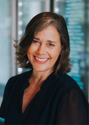 Portrait photo of Tracy Edgerton